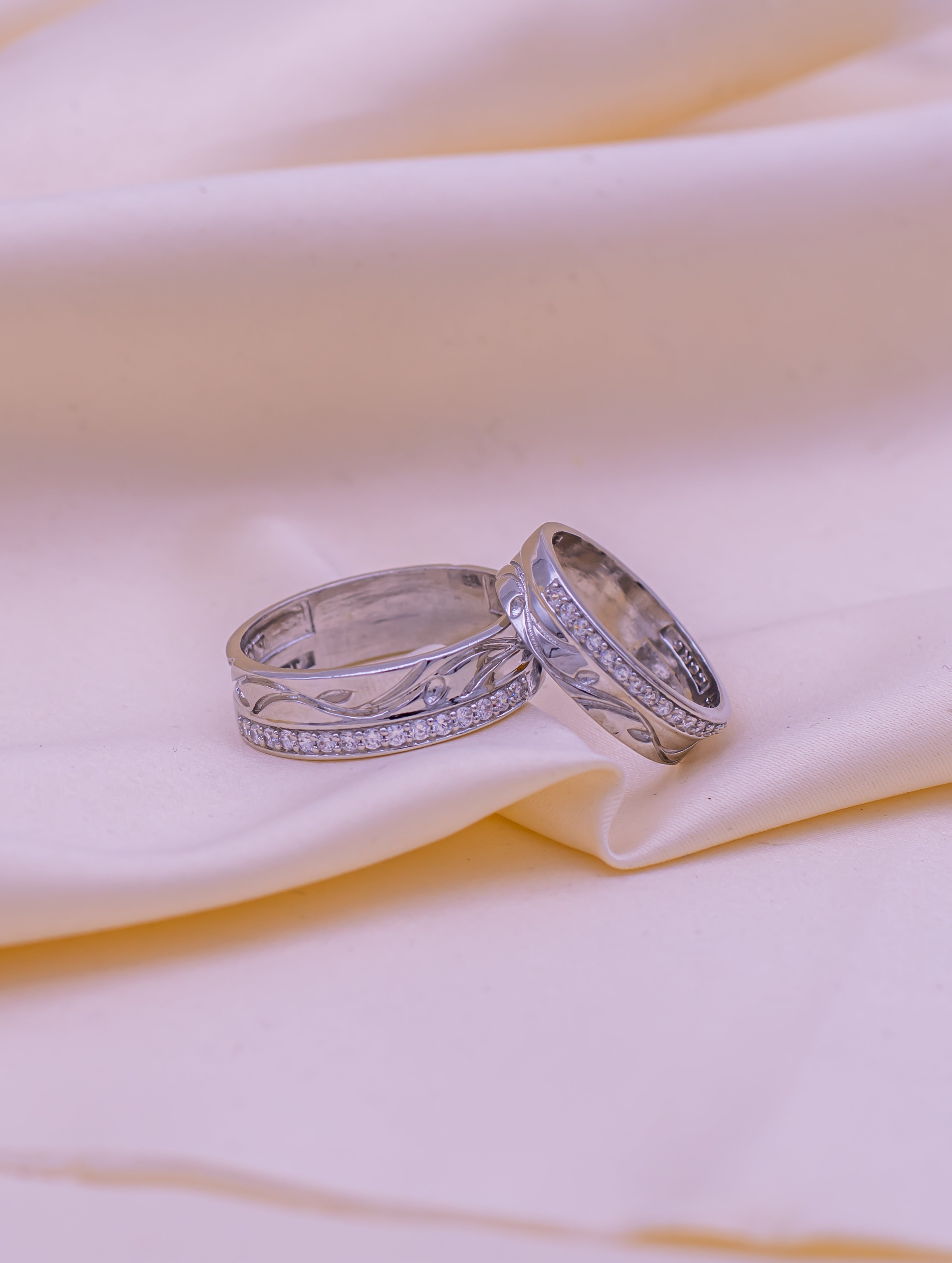TIMELESS SILVER COUPLE RINGS