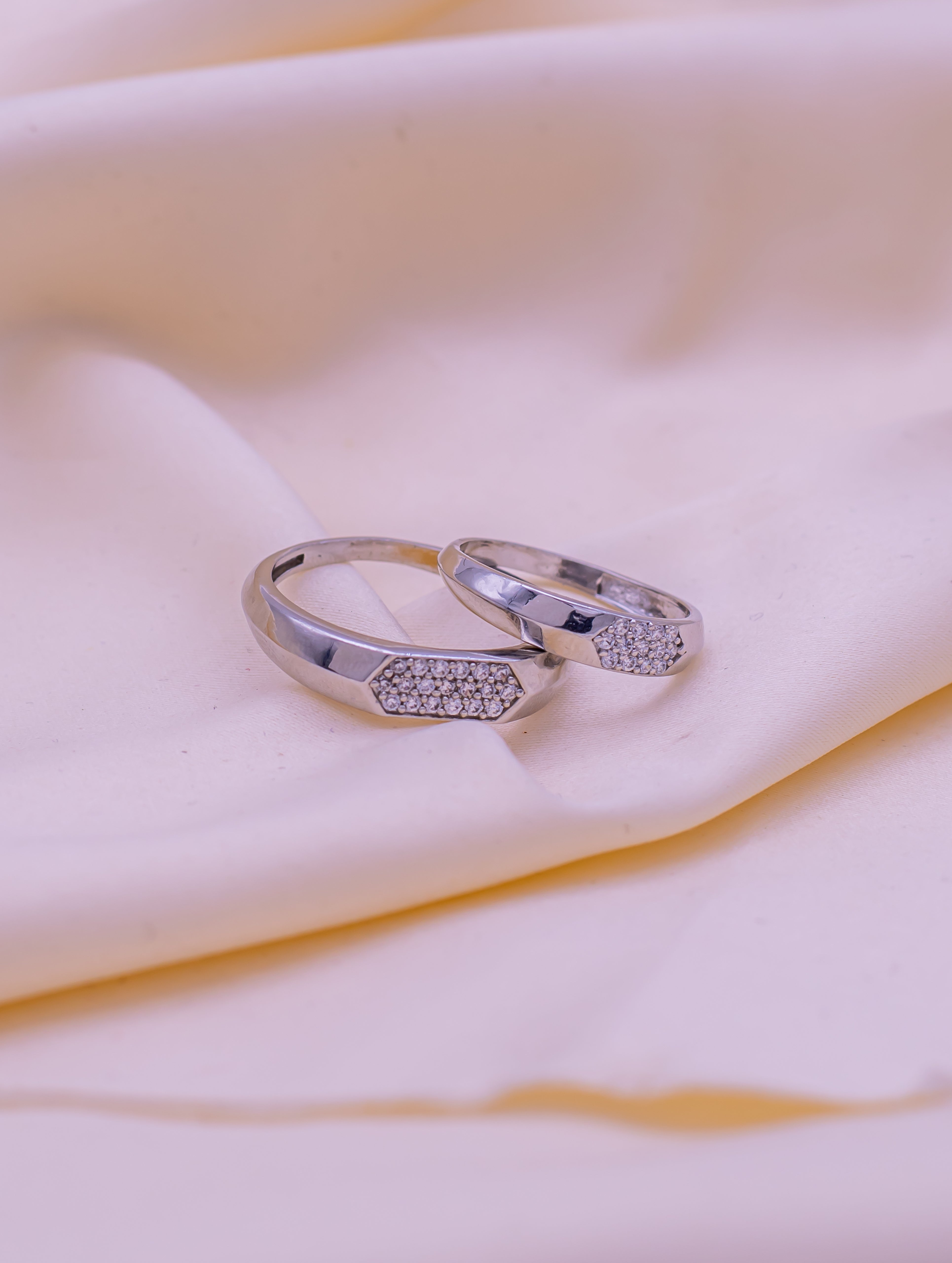 TWIN GLEAM SILVER COUPLE RINGS