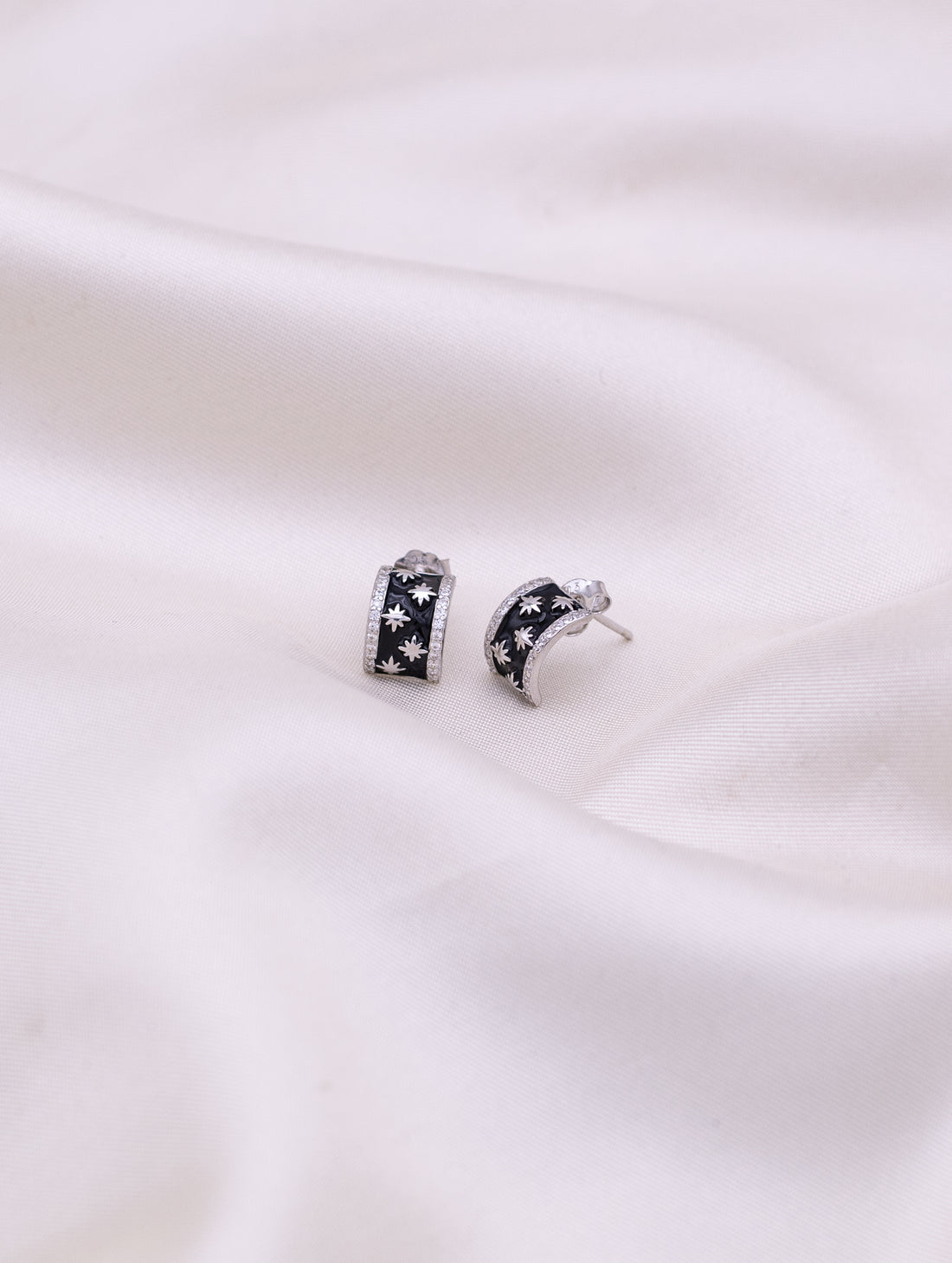 Noir Dot 925 Silver Studs