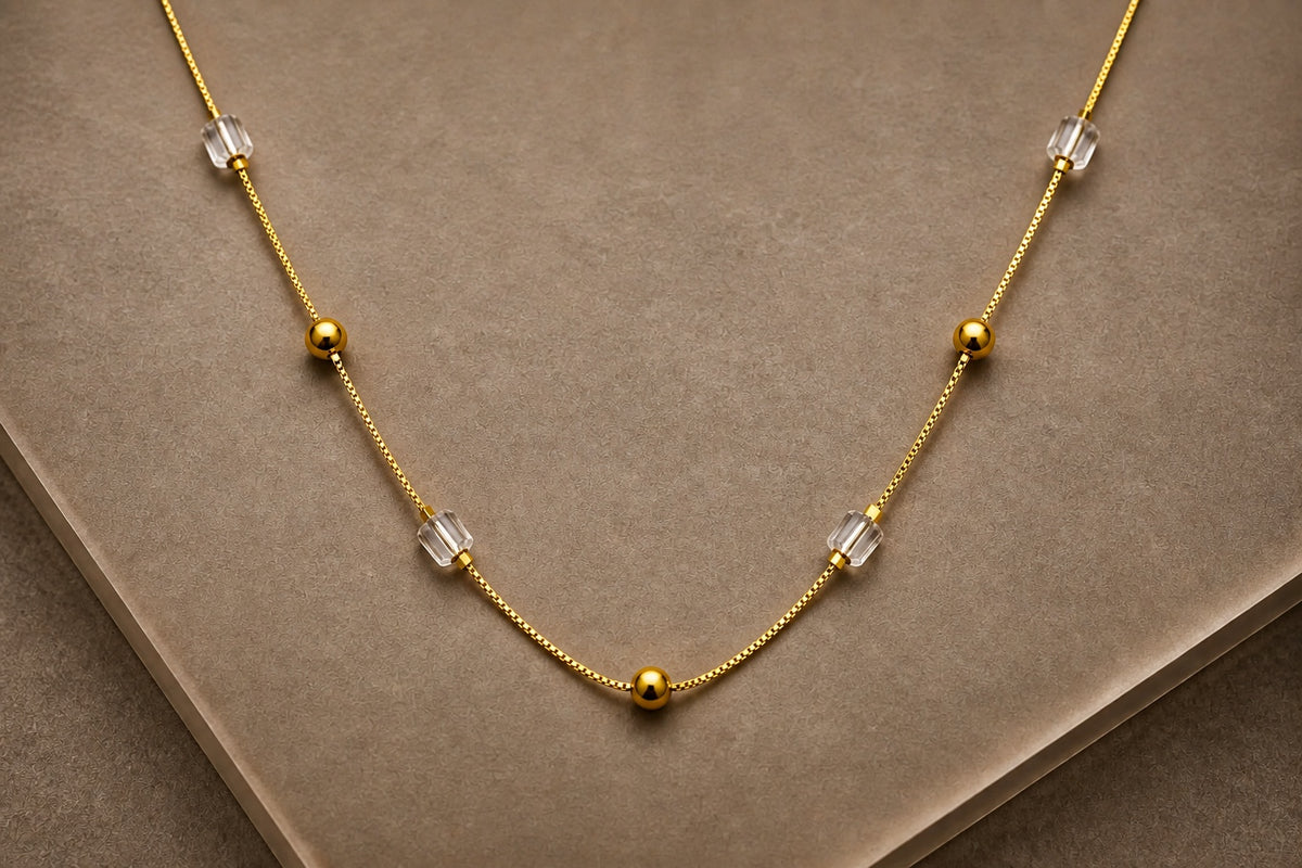 Golden Lustre chain with a yellow gold finish